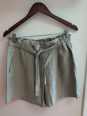 NWOT Aritzia Wilfred Light Sage Paperbag Waist Women's Shorts with Tie
